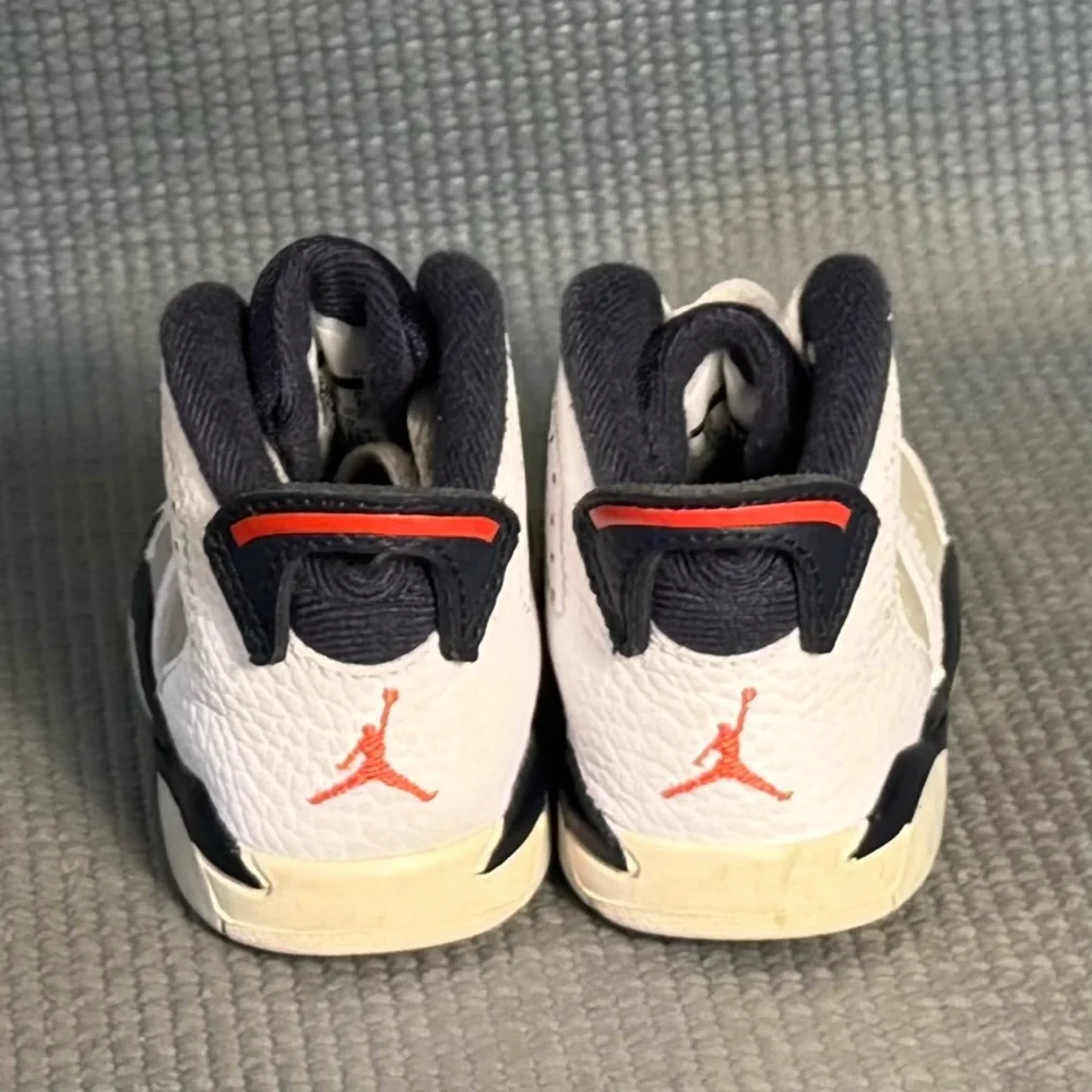 Nike Air Jordan Retro 6‎ Tinker White Infrared Shoes 384667-104 Toddler Size 4C